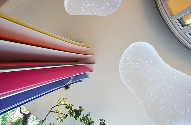 メイン棟,アトリウム